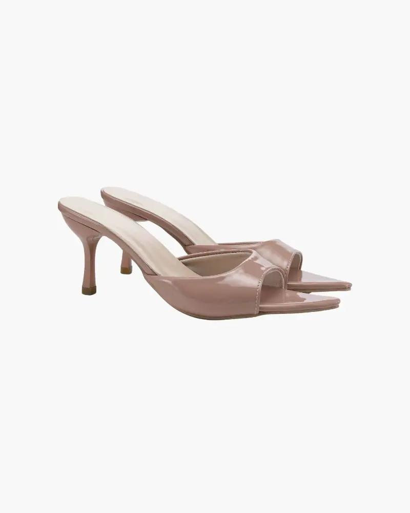Escarpins Gia Danoir Paris couleur nude, pointure 35, en cuir avec talon élégant et design sophistiqué.