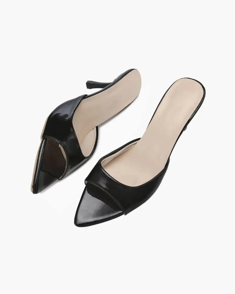Escarpins Gia de Danoir Paris en nude, pointure 35, en cuir avec talons élégants, visibles de côté.