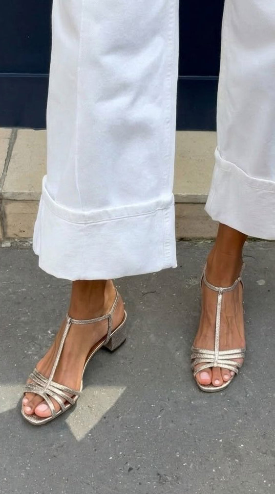 Sandales dorées Allegra de Danoir Paris avec design élégant pour un style quotidien et sophistiqué.