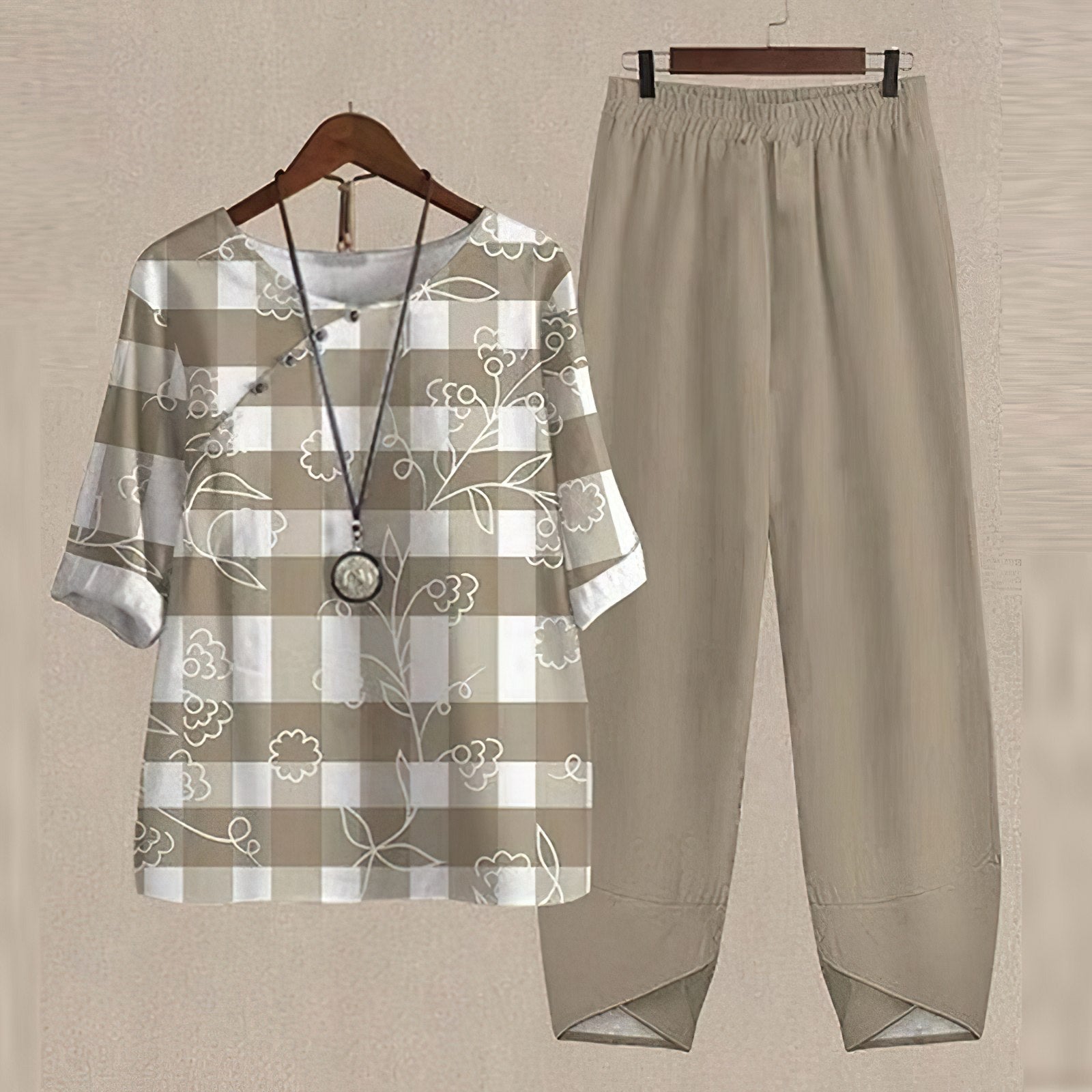 Ensemble chemise et pantalon Lilou de Danoir Paris, confortable, chic, en vert, pour un look élégant et décontracté.