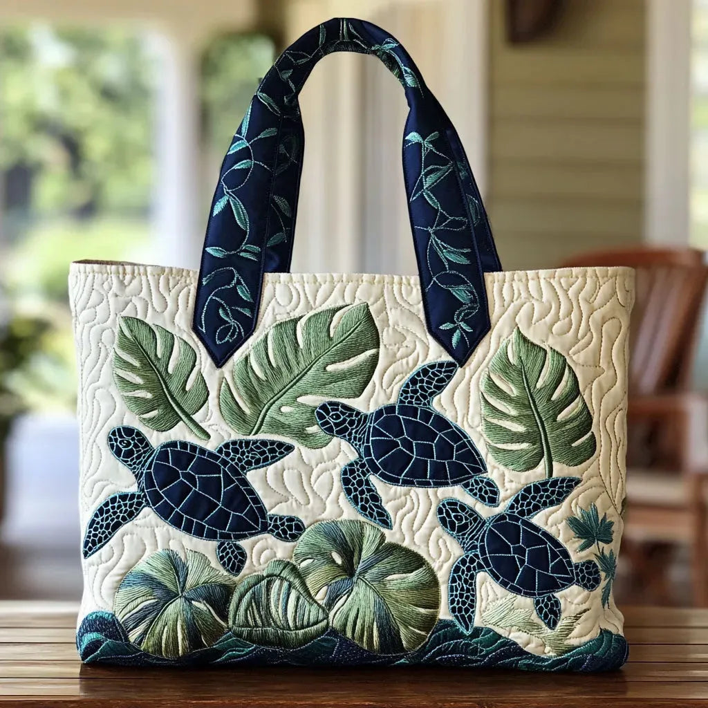 Sac à main Ophelia Danoir Paris en cuir fait main, style décontracté avec poignée et design élégant, fond paysage naturel.