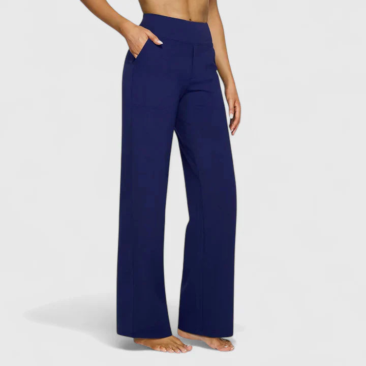 Pantalons élégants Danoir Paris Ame en taupe, tissu fluide, coupe sophistiquée pour un style chic et moderne.