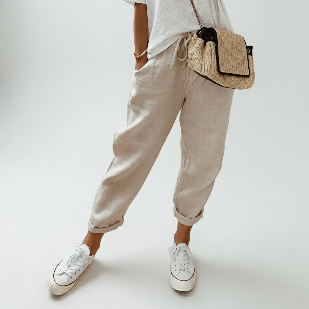 Pantalon fluide beige Lucie™ en mélange coton et lin de Danoir Paris, vue de face, tissu léger et confortable.