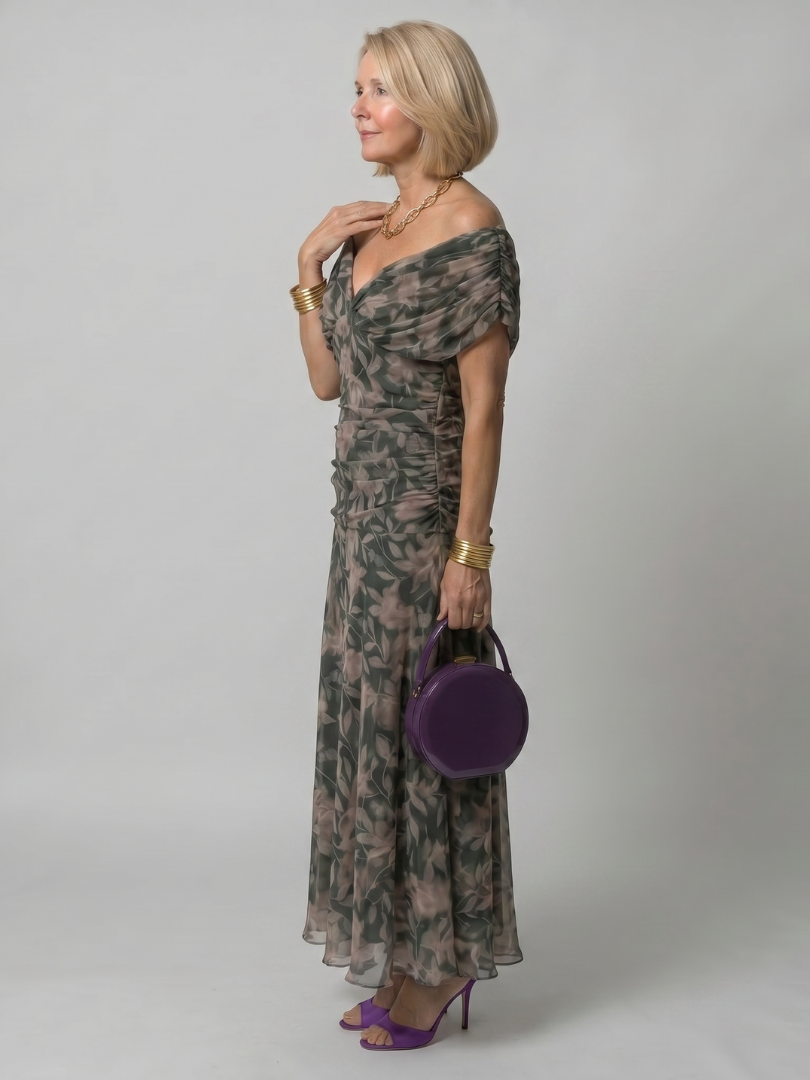 Robe midi fluide Danoir Paris en violet avec décolleté épaules dénudées et coupe élégante, idéale pour une tenue sophistiquée.
