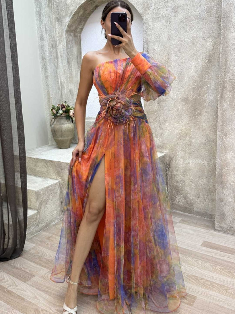 Robe florale asymétrique Kayla de Danoir Paris en tissu violet, vue de face, détails floraux élégants et coupe moderne.