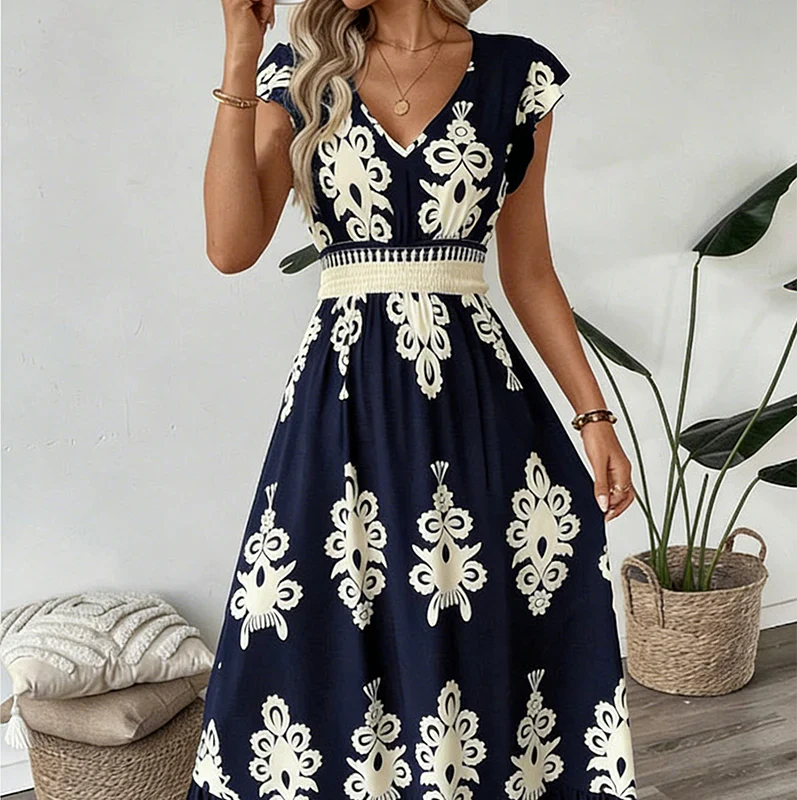 Robe maxi noire Danoir Paris Candela avec motif baroque et décolleté en V, élégante et sophistiquée.