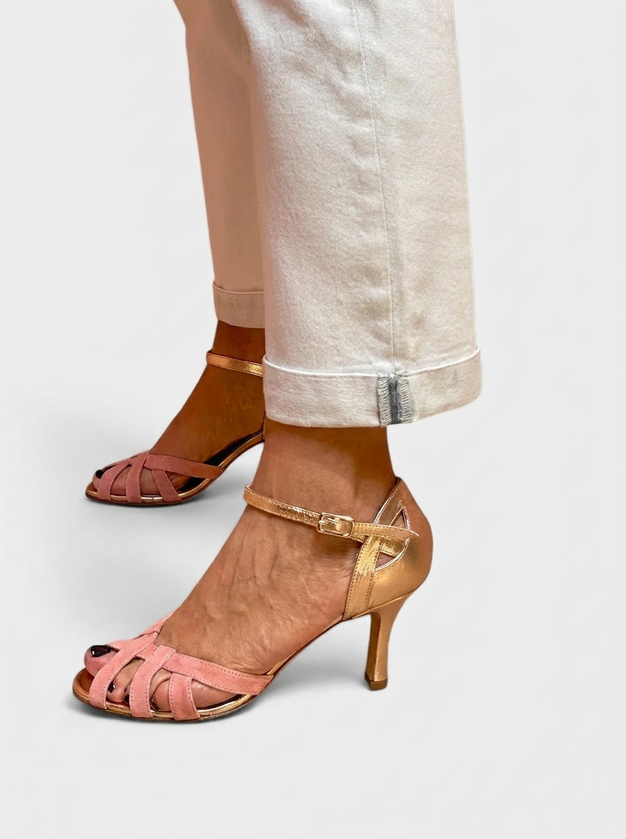 Talons orthopédiques roses Pink™ de Danoir Paris, confortables et élégants, visibles en gros plan.
