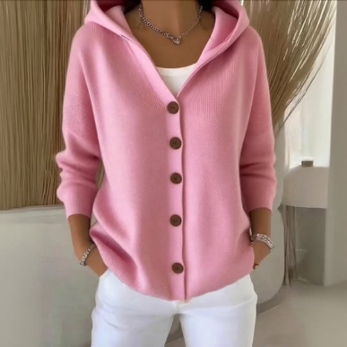 Gilet doux et décontracté Nylah de Danoir Paris en rose, porté pour un style confortable et élégant.