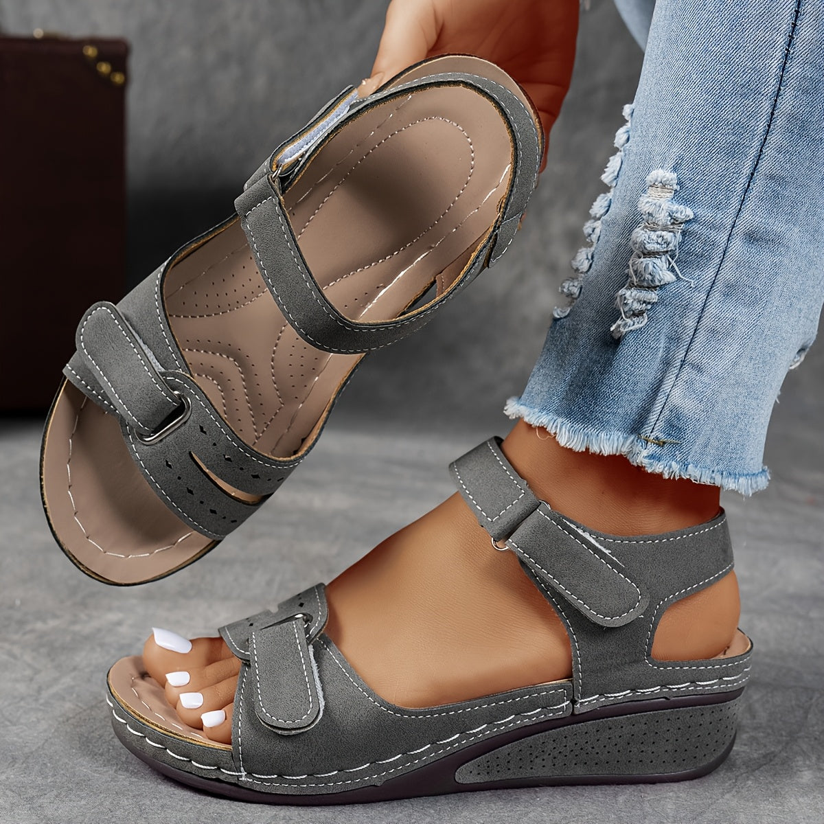 Sandales ergonomiques élégantes Célima de Danoir Paris en rouge, taille 36, avec design chic et confortable en cuir.