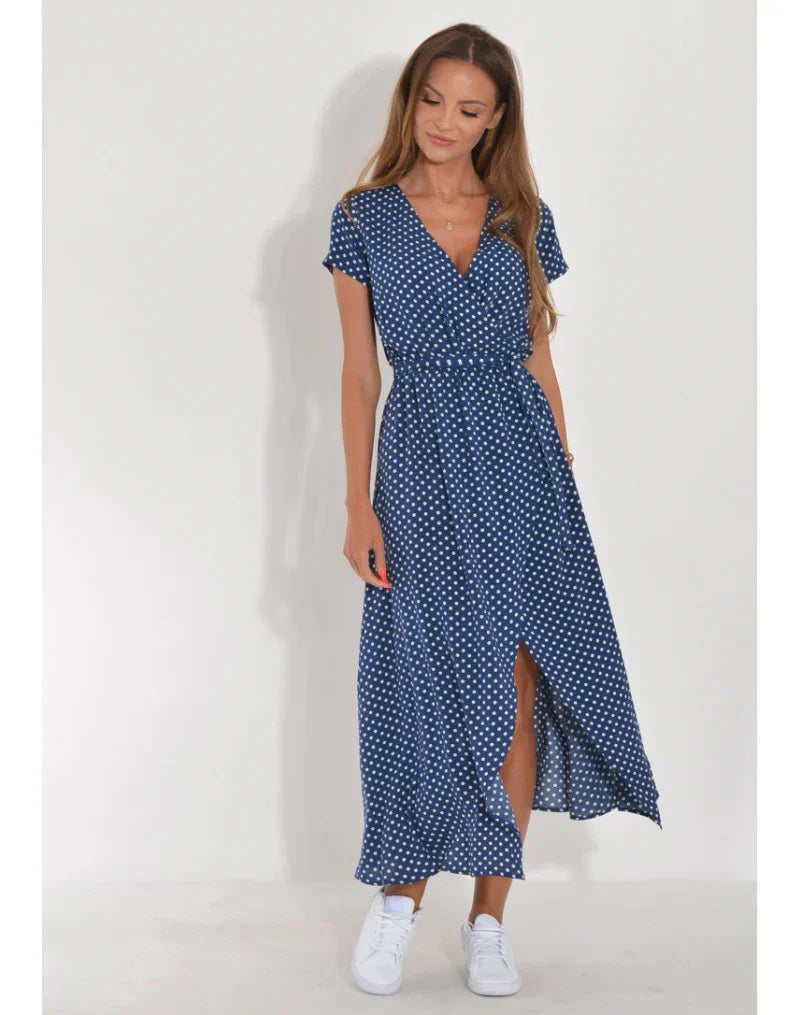 Robe fluide élégante Suzanne de Danoir Paris en tissu rouge et bleu, avec coupe sophistiquée et détails raffinés.