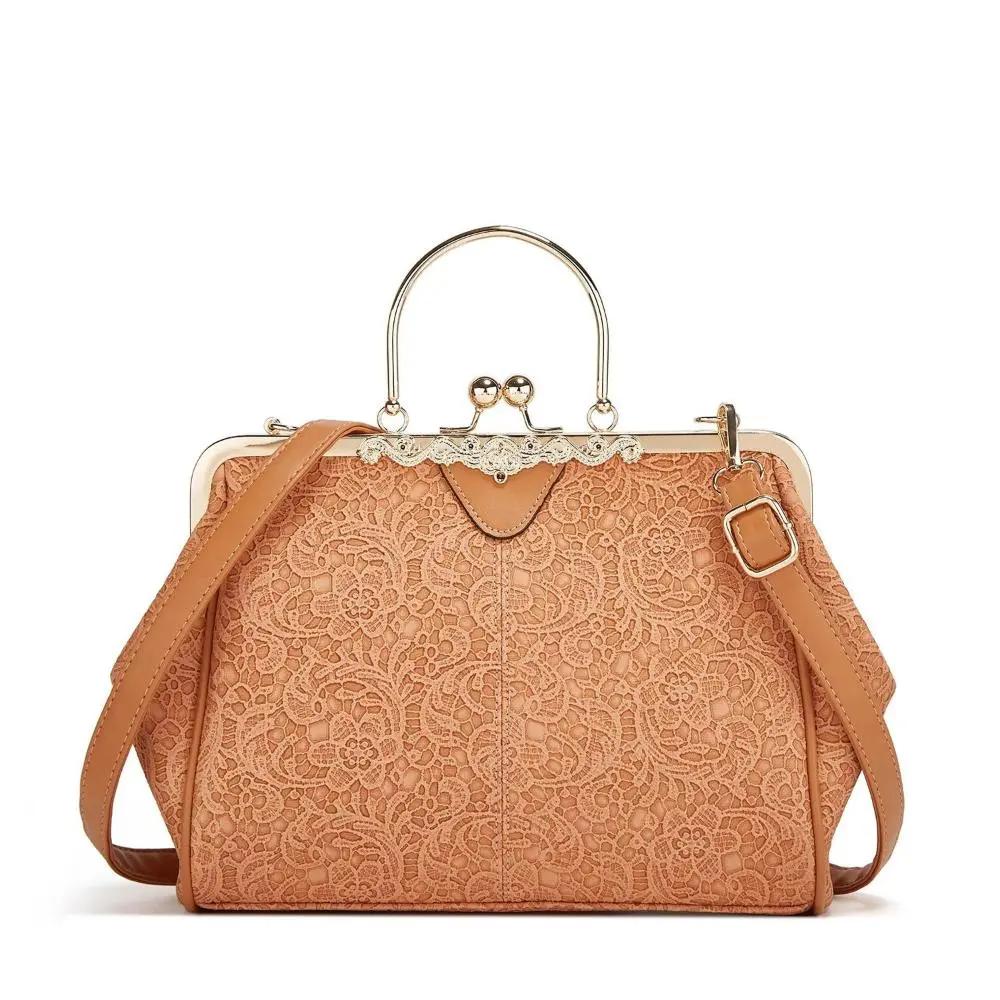 Sac vintage rouge Danoir Paris Mila avec fermoir à rabat élégant et design intemporel, en cuir chic.