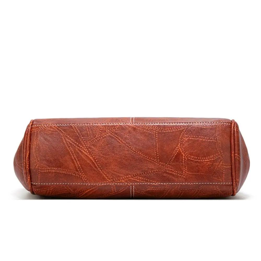 Sac vintage Danoir Paris Mila en rouge avec fermoir à rabat élégant, design intemporel et finition raffinée.