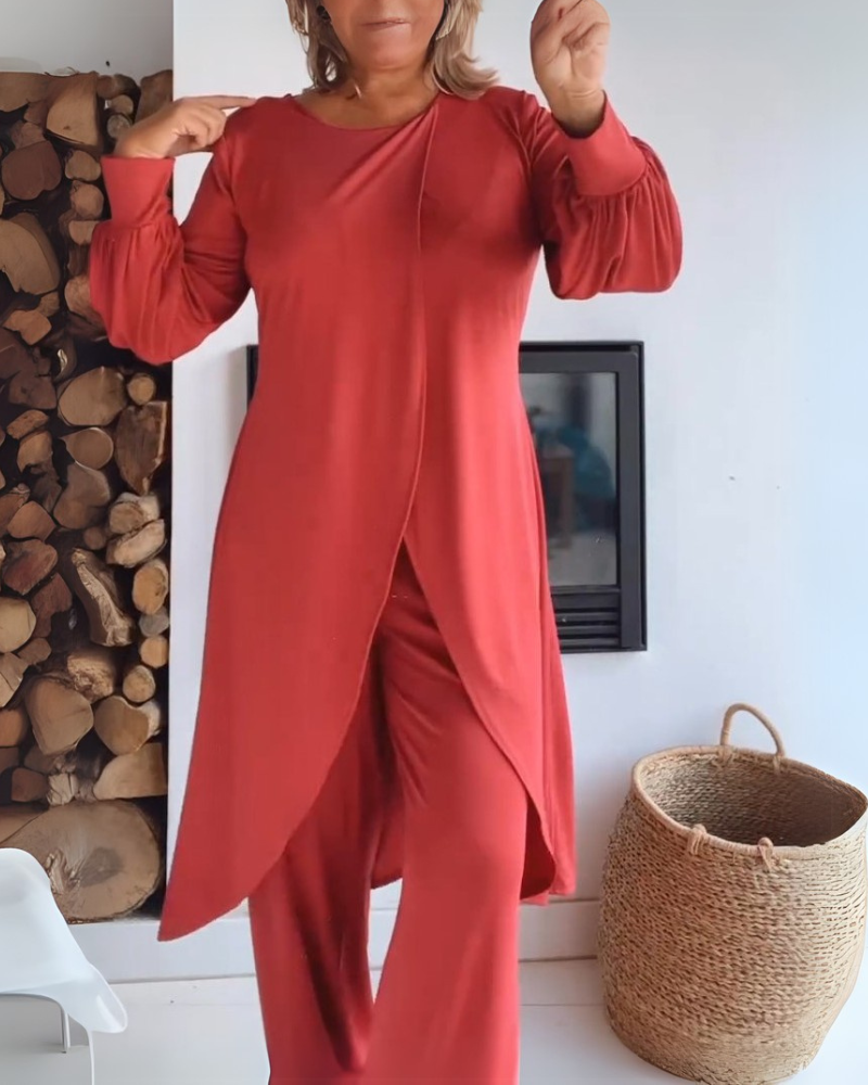 Ensemble élégant et douillet Adélaïde de Danoir Paris, rouge, avec détails raffinés, idéal pour un look chic et confortable.