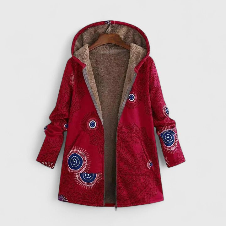 Veste confortable Hyraelleh de Danoir Paris en rouge, tissu doux et ajusté pour un look décontracté et élégant.