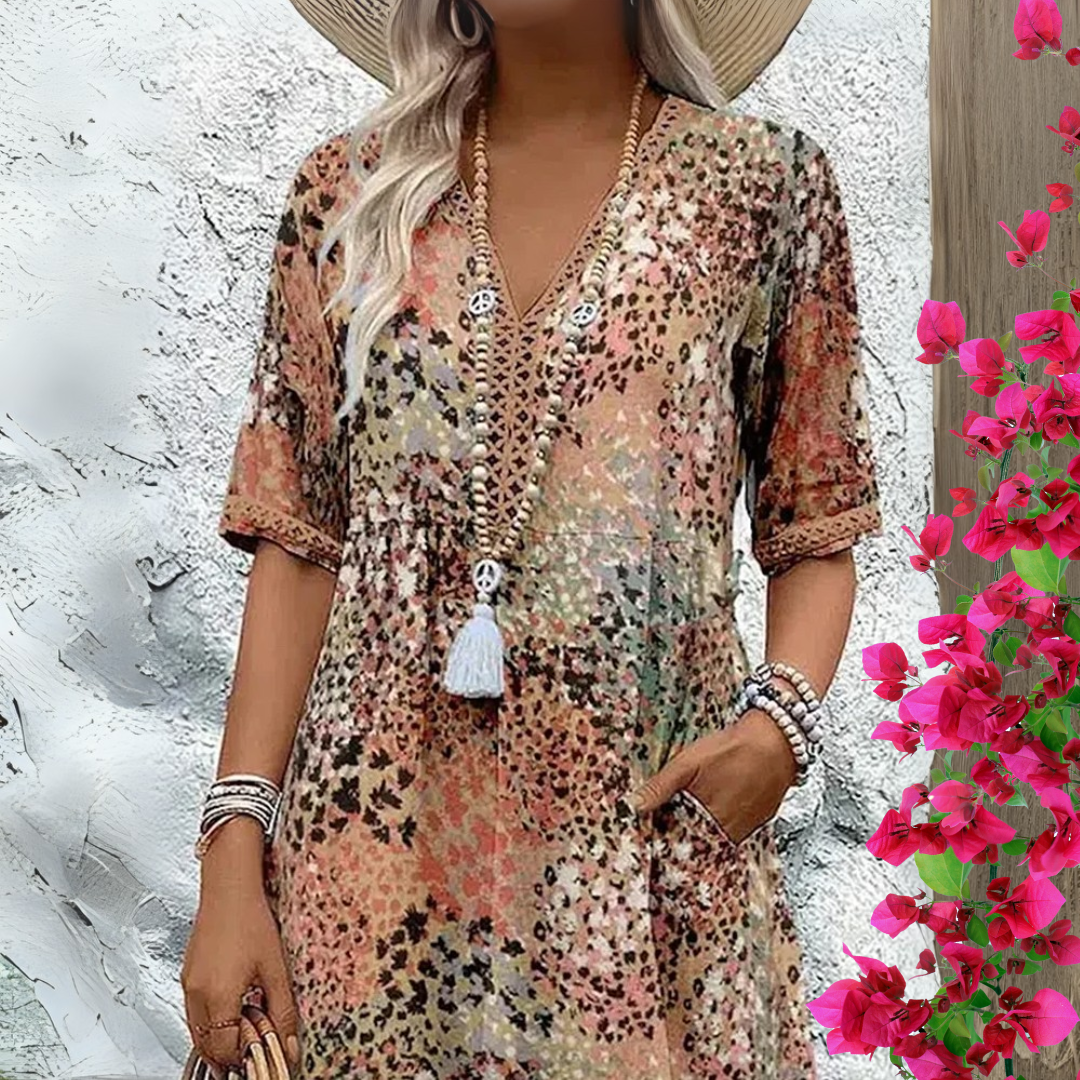 Robe longue élégante Danoir Paris Monique en tissu rouge avec détails sophistiqués, vue de face sur mannequin.