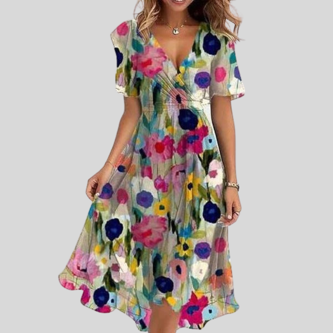 Robe d’été élégante Naomie de Danoir Paris en tissu léger rouge, avec coupe fluide et détails raffinés, parfaite pour l’été.