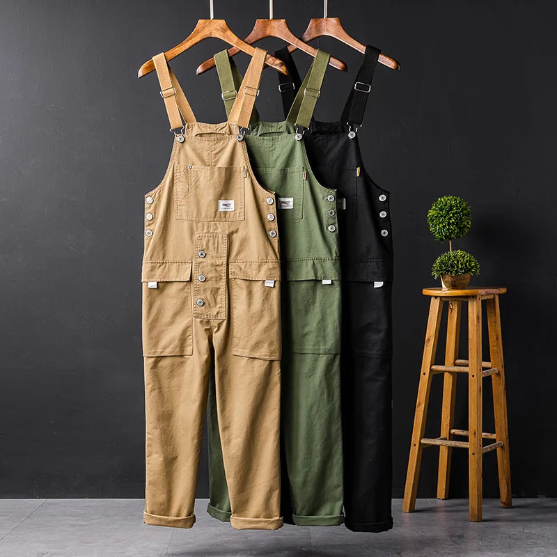Salopette de jardinage élégante Danoir Paris beige pour homme, tissu confortable et pratique, adaptée aux travaux extérieurs.