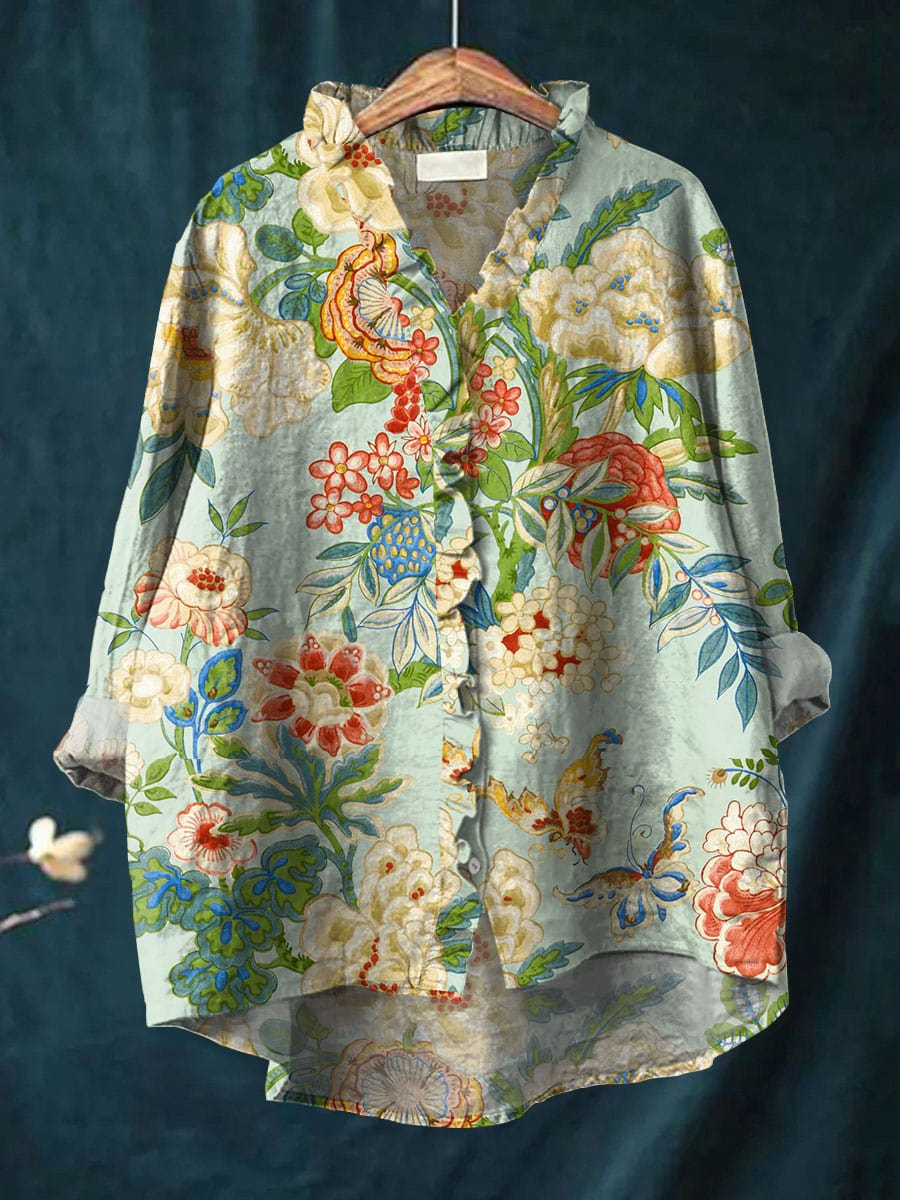 Blouse Elena de Danoir Paris en tissu léger, couleur neutre, avec détails élégants, portée sur un mannequin.