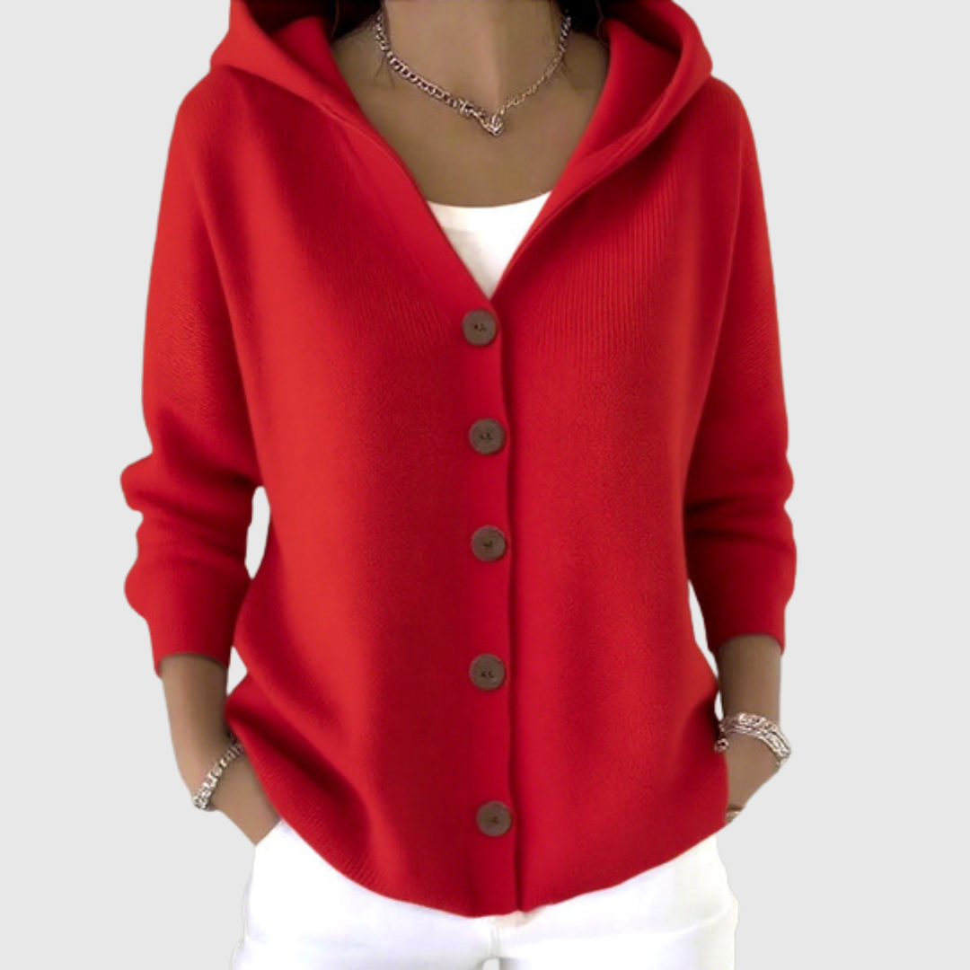 Cardigan confort à capuche en maille Danoir Paris, doux et chaud, porté avec manches longues et fermeture devant.