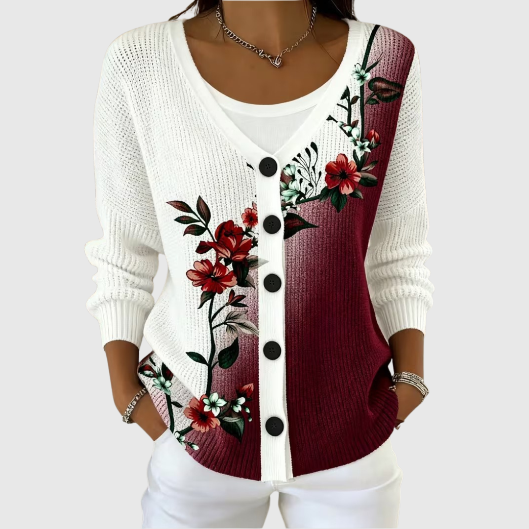 Cardigan en maille confortable avec boutons, Danoir Paris, porté avec col en V et manches longues.