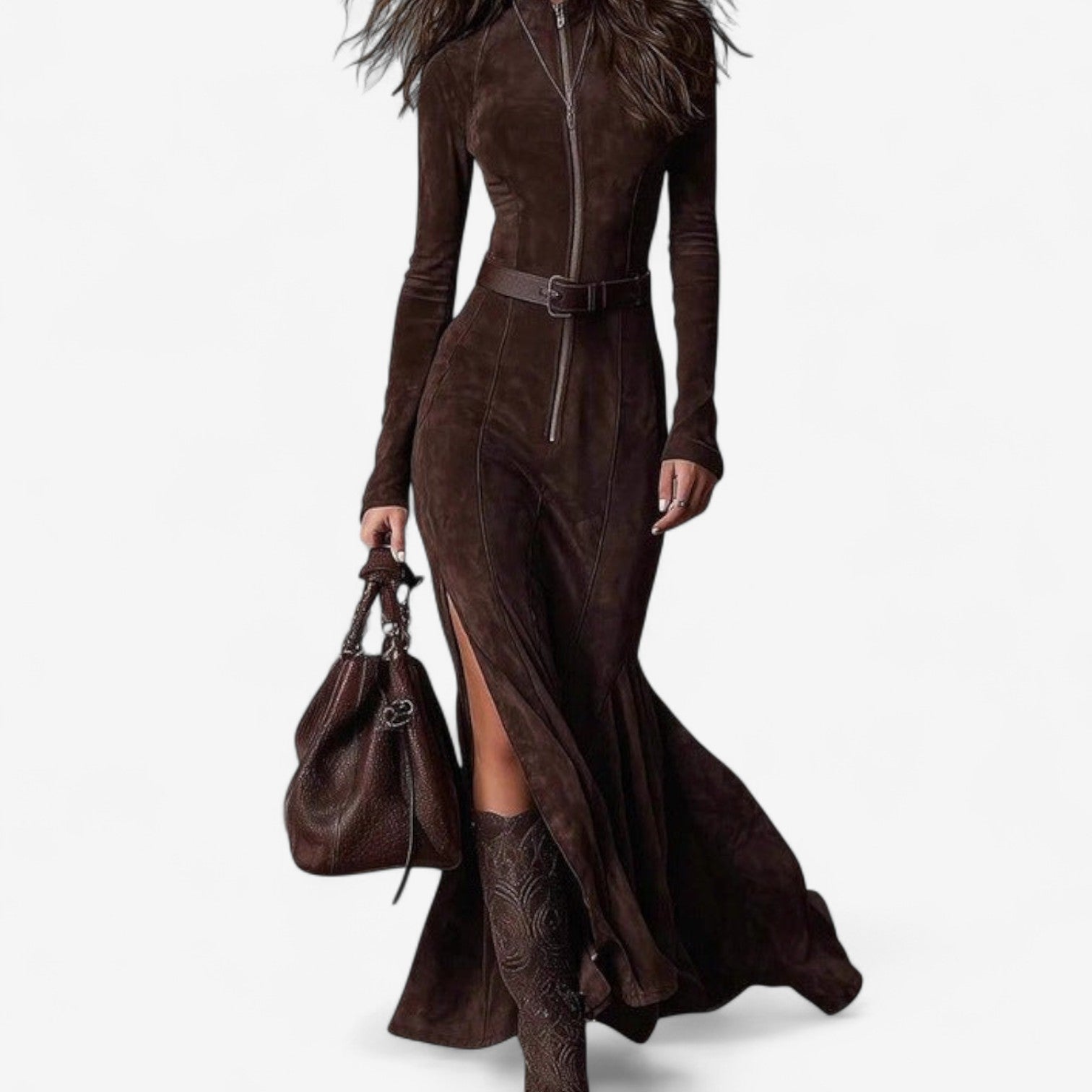 Robe Maxi Danoir Paris en tissu fluide avec décolleté en V et manches longues, portée élégante pour occasions spéciales.