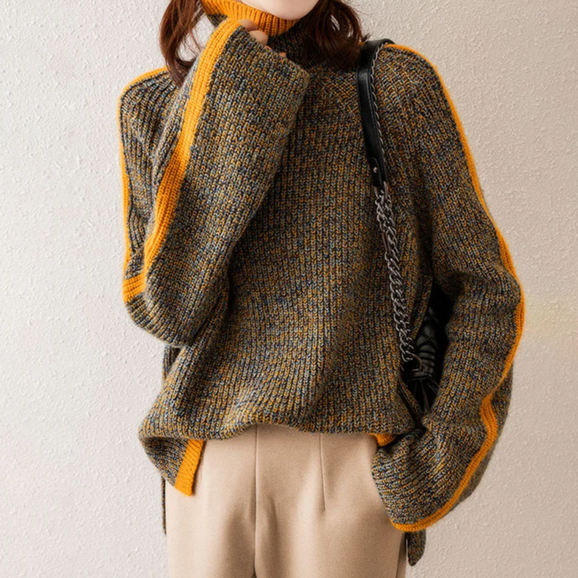 Pull élégant et confortable Emily de Danoir Paris, en maille douce et finition soignée, porté sur un mannequin.