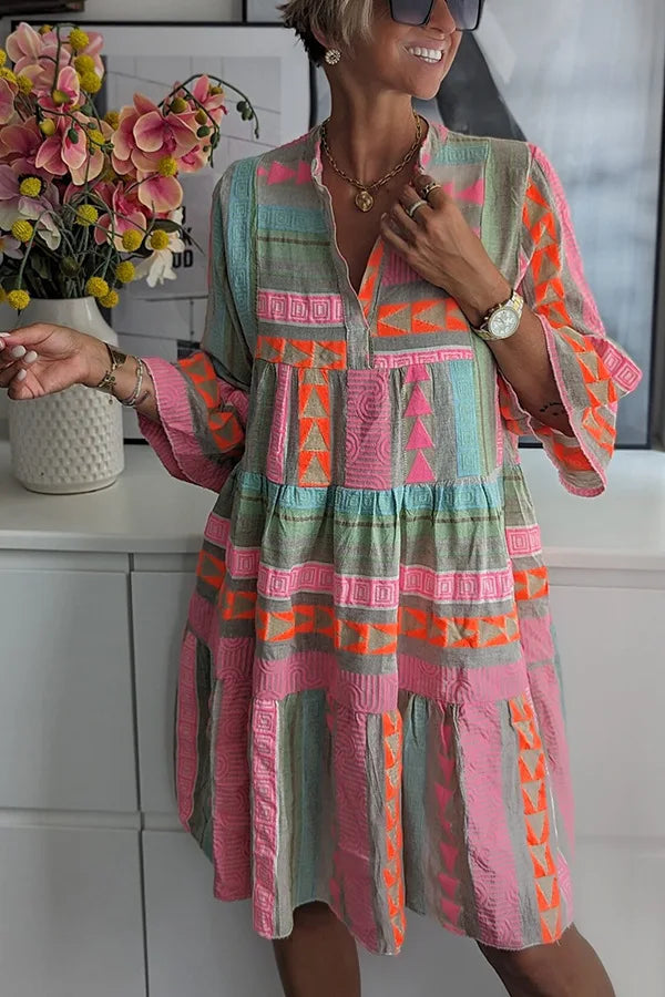 Robe boho aérienne Juliane de Danoir Paris, longue robe légère avec motifs floraux et détails en dentelle, portée décontractée.