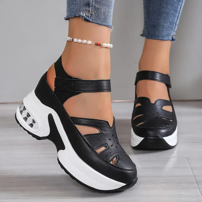 Sandales orthopédiques Laura™ de Danoir Paris en blanc, mode confortable pour le quotidien, vue de côté sur une pointure 36.