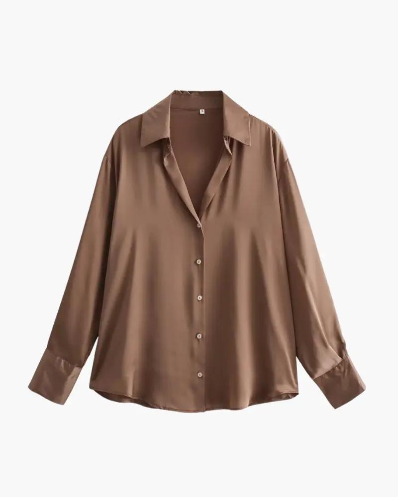 Chemise classique chic Danoir Paris couleur marron sable, manche longue, look élégant pour femme.