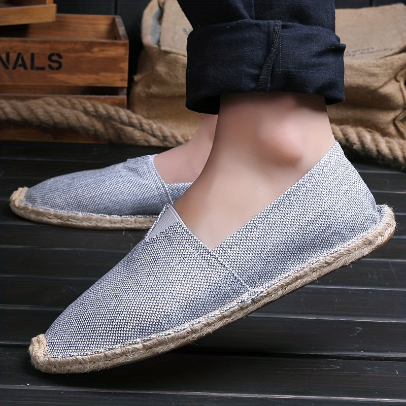 Espadrilles élégantes pour hommes de la marque Danoir Paris, chaussures blanches en toile avec semelle en jute.