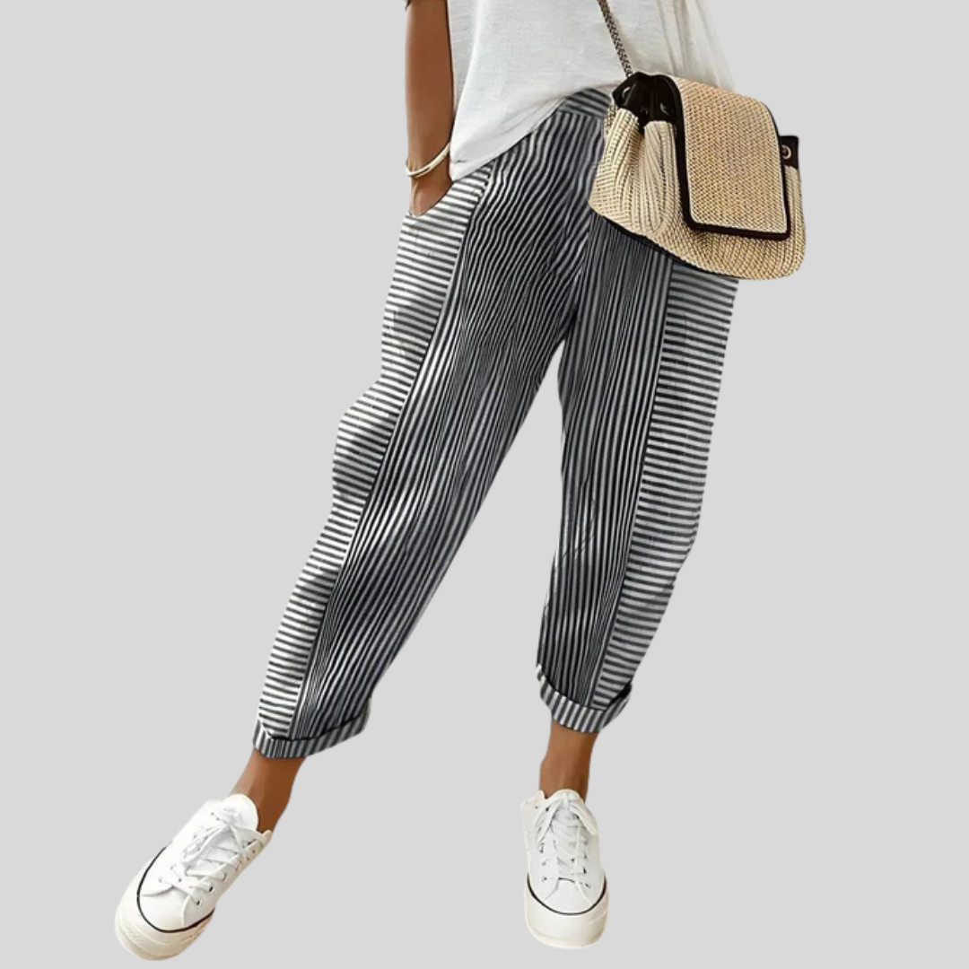 Pantalons d'été Danoir Paris Elvira pour femmes, couleur rouge clair, pantalons confortables, vue de face.
