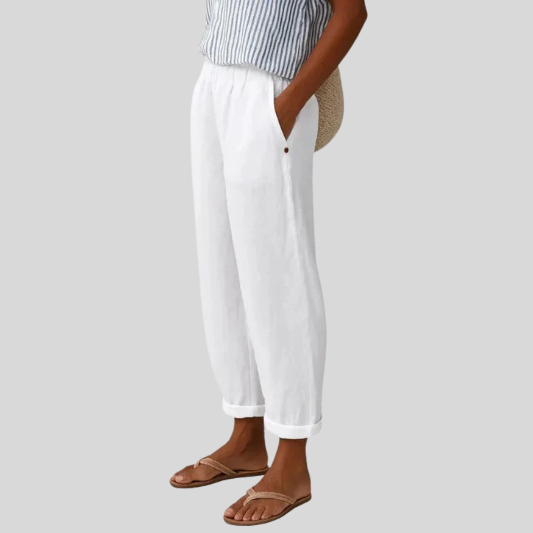Pantalon blanc Danoir Paris Samantha, pantalon chic et confortable pour femmes, vue de face sur fond neutre.