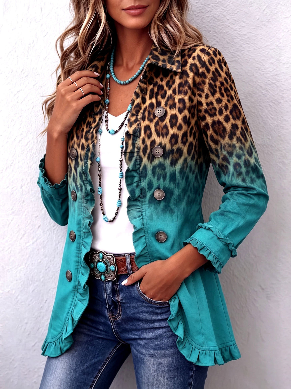 Blazer léopard dégradé turquoise Béatrice de Danoir Paris avec volants, tissu léger et style tendance.
