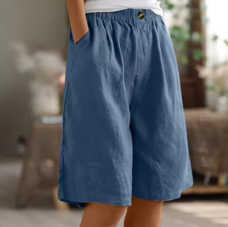 Shorts en coton vert armée de Danoir Paris, modèle Frances, confortables et décontractés pour l'été.