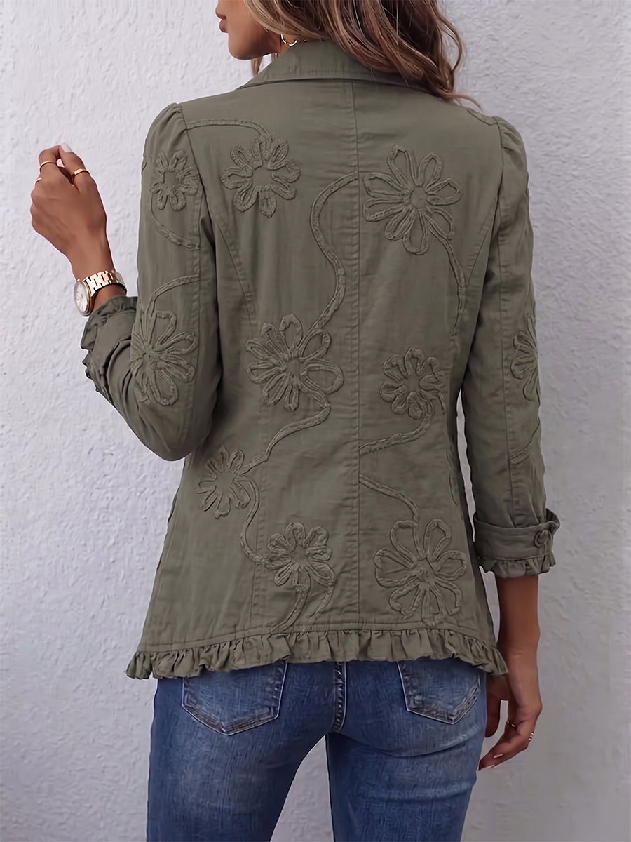 Veste bohème-chic Danoir Paris Alexandrine, brodée de fleurs vertes, style rétro avec finitions froncées, tissu vert olive.