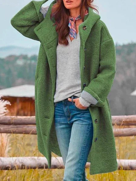 Manteau doux mi-saison Alessia de Danoir Paris en vert, style élégant et confortable pour la saison.