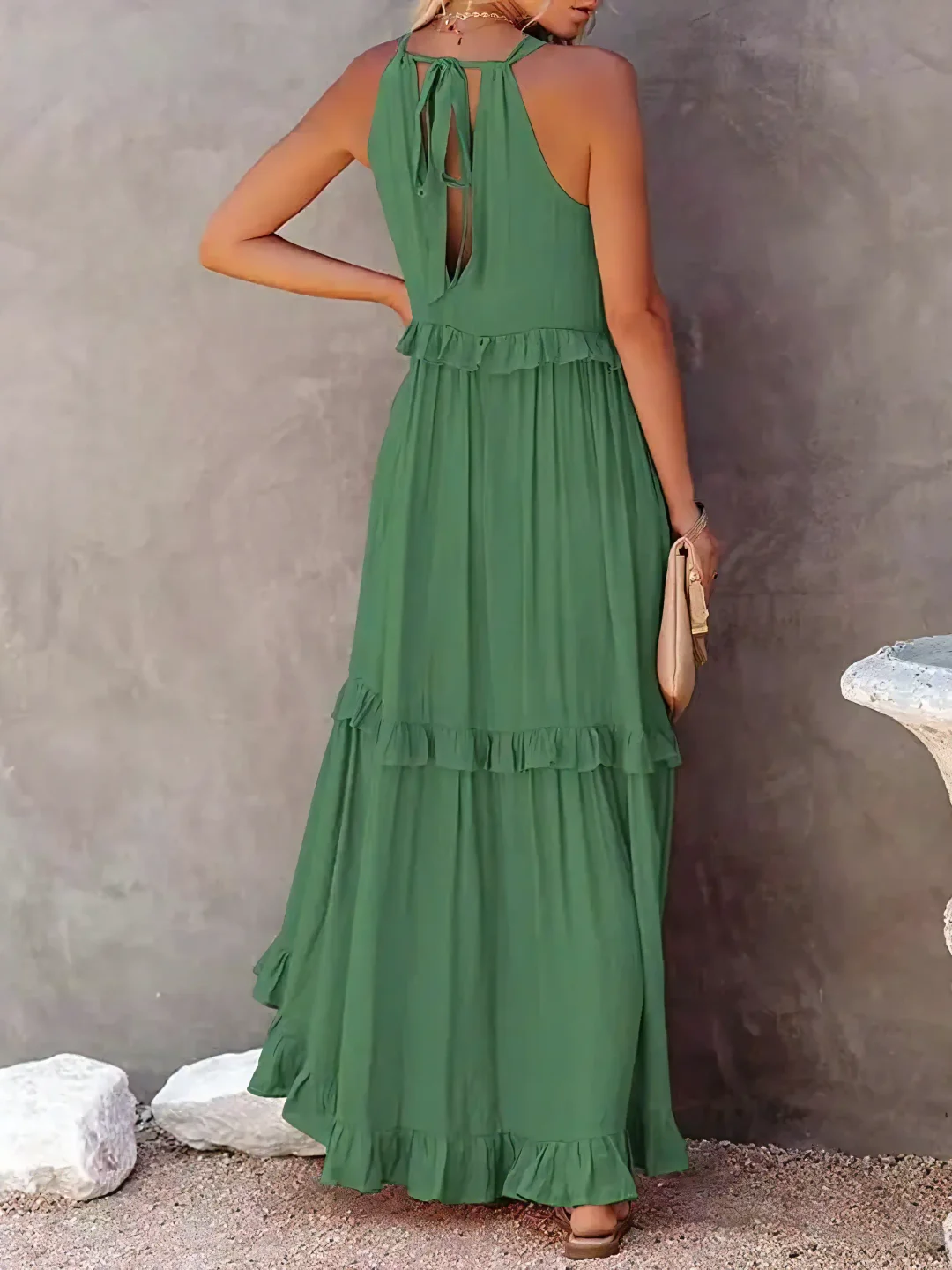 Robe estivale verte Danoir Paris Elsie avec coupe élégante et détails raffinés, parfaite pour l'été.