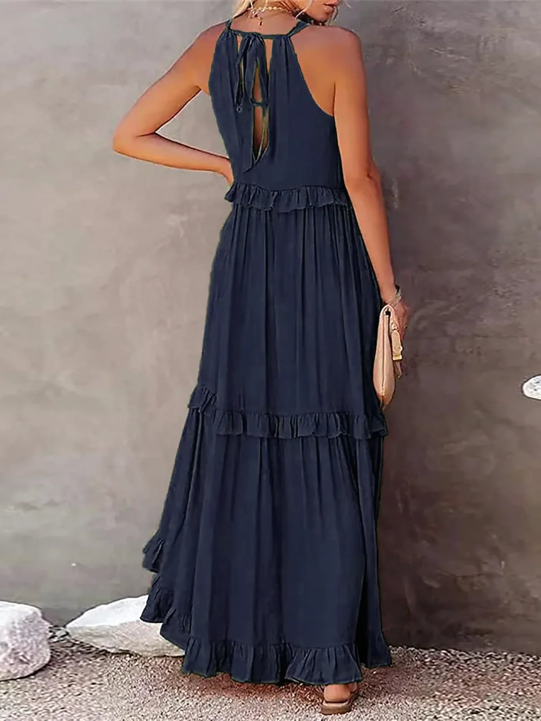 Robe estivale verte Elsie de Danoir Paris, élégante et légère, avec détails floraux et coupe fluide.