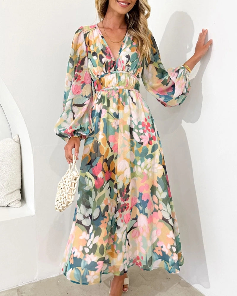 Robe bohème élégante Elvira de Danoir Paris, tissu vert fluide, coupe fluide et détails sophistiqués pour un style chic.