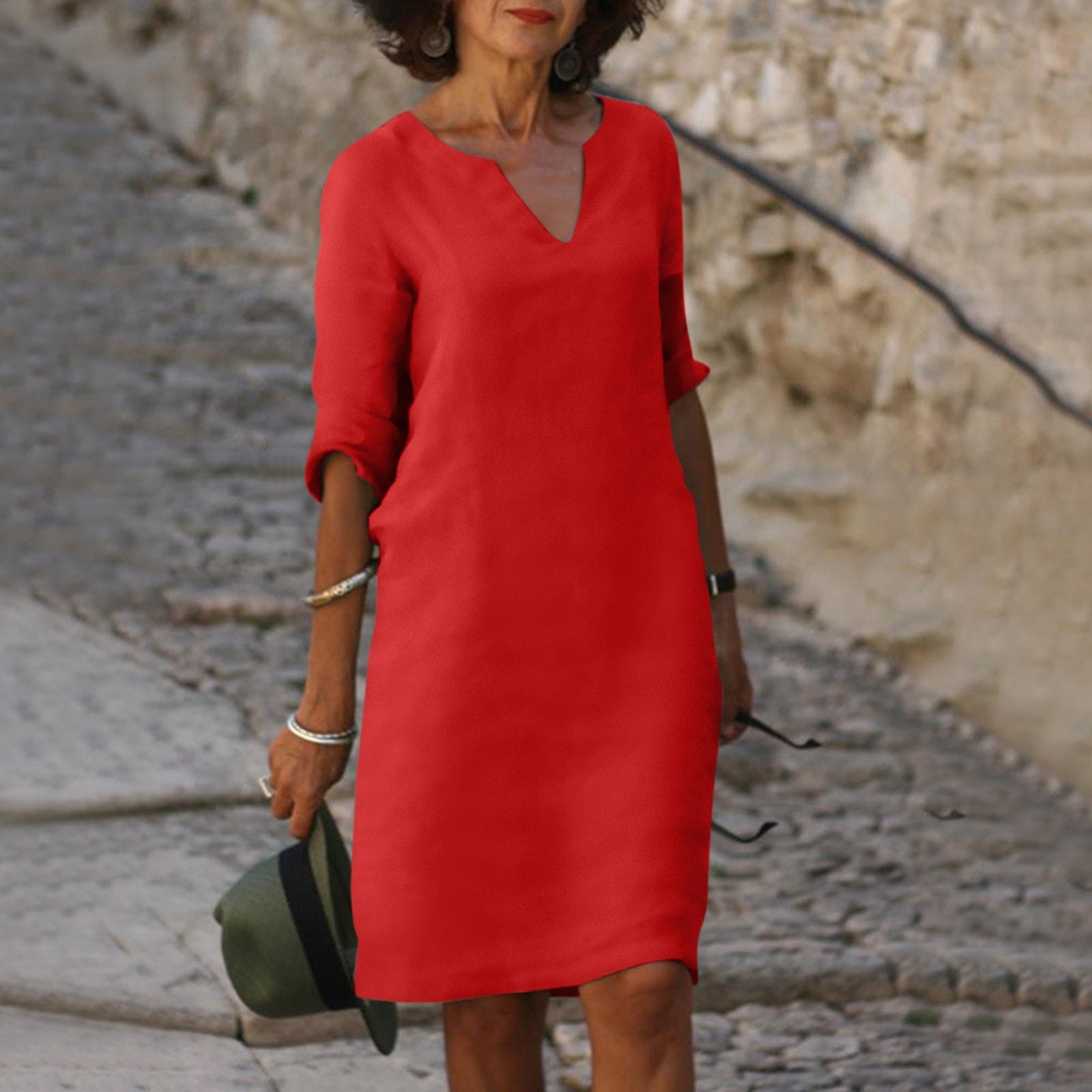 Robe légère verte Danoir Paris Eulalior, élégante et fluide, portée sur un mannequin.