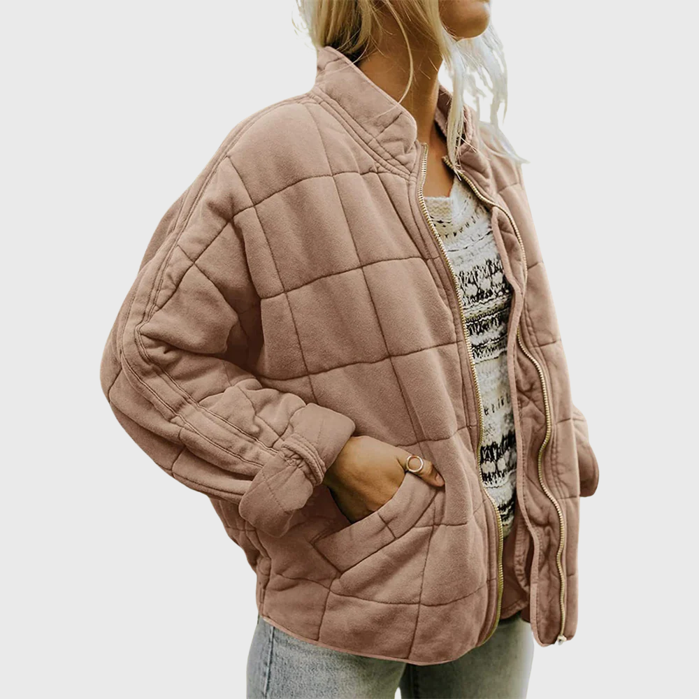 Veste matelassée verte Danoir Paris Josiane au look oversized élégant, vue de face sur fond blanc.