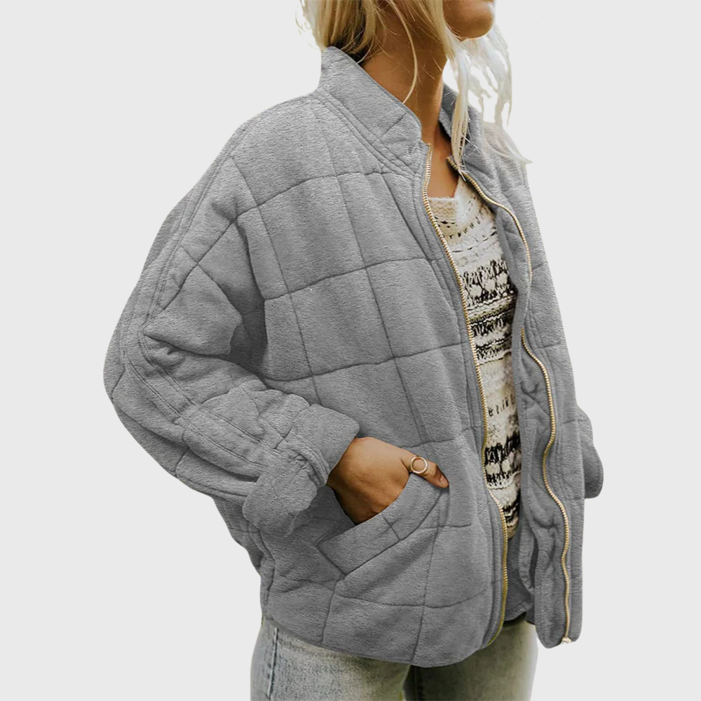 Veste matelassée verte Danoir Paris Josiane au look oversized élégant, vue de face sur un fond blanc