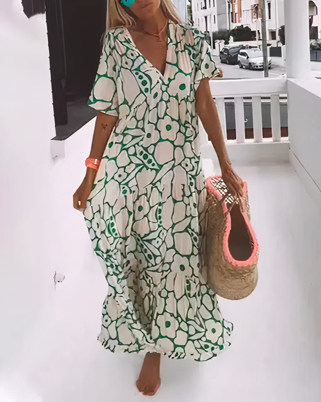Robe chic décontractée Myrtle de Danoir Paris en vert, vue de face avec détails élégants et tissu fluide.