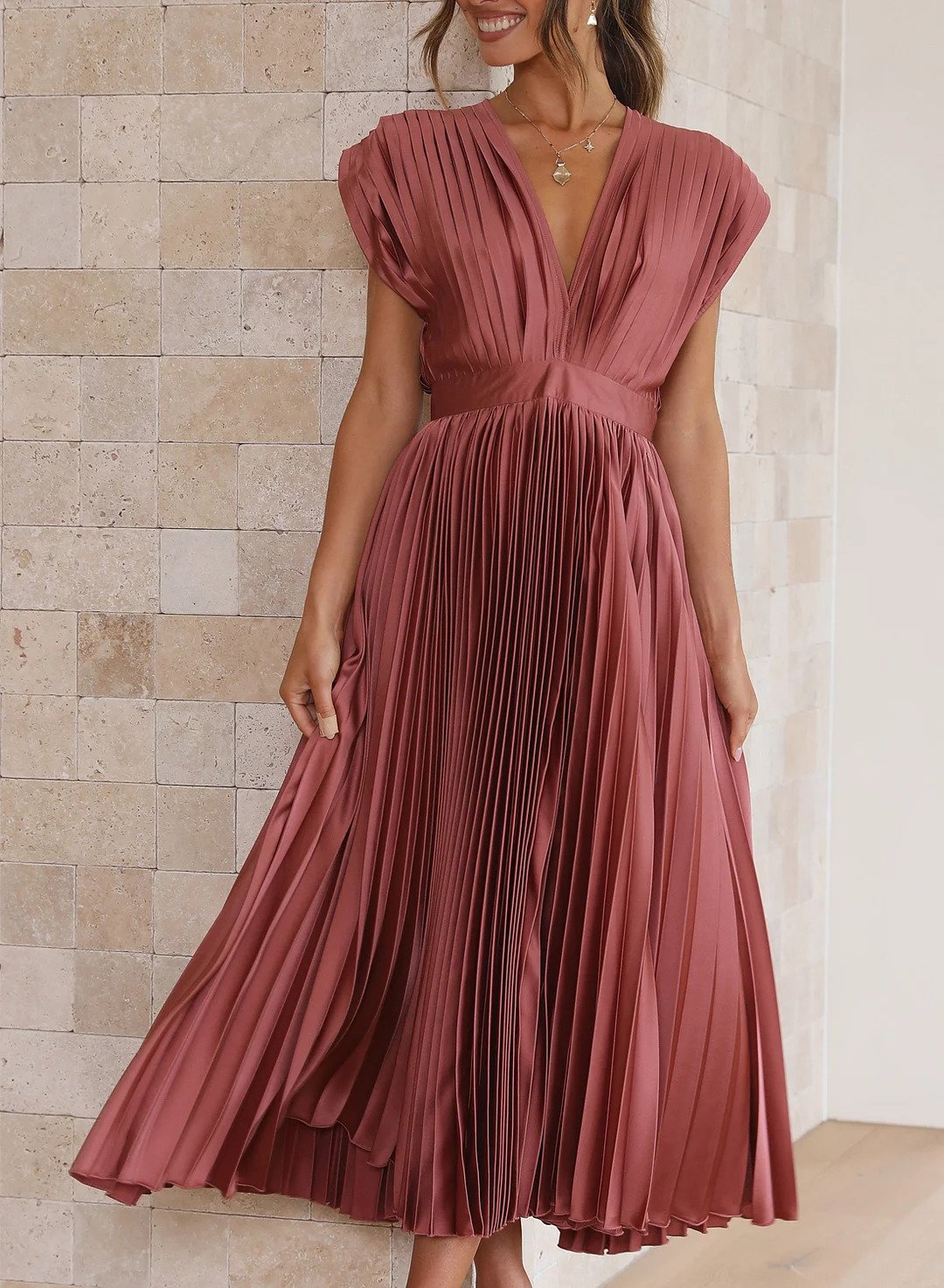 Robe longue élégante Chiara de Danoir Paris en vert, taille XS, avec coupe fluide et détails sophistiqués.