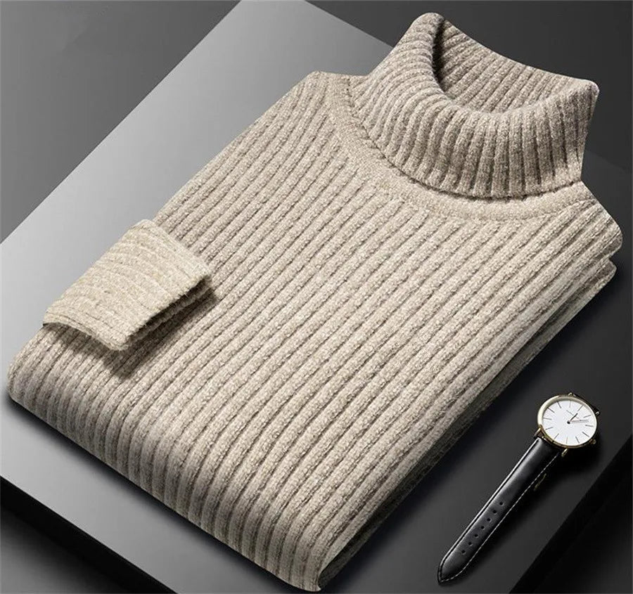 Pull col roulé Danoir Paris pour homme, vert, taille XS, en laine douce, porté sur mannequin dans l'image.