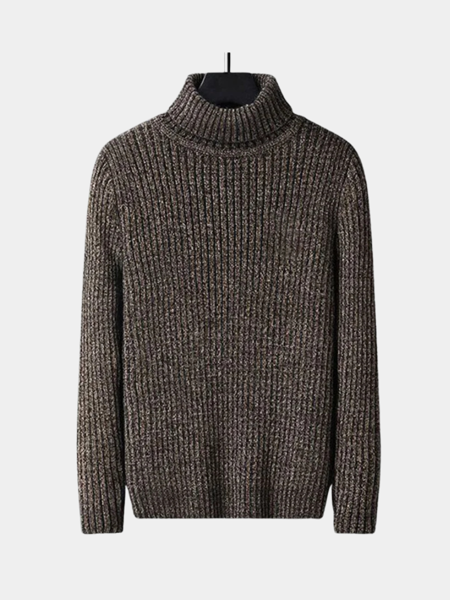 Pull col roulé vert pour homme Danoir Paris, doux et chaud, porté seul ou avec une veste.