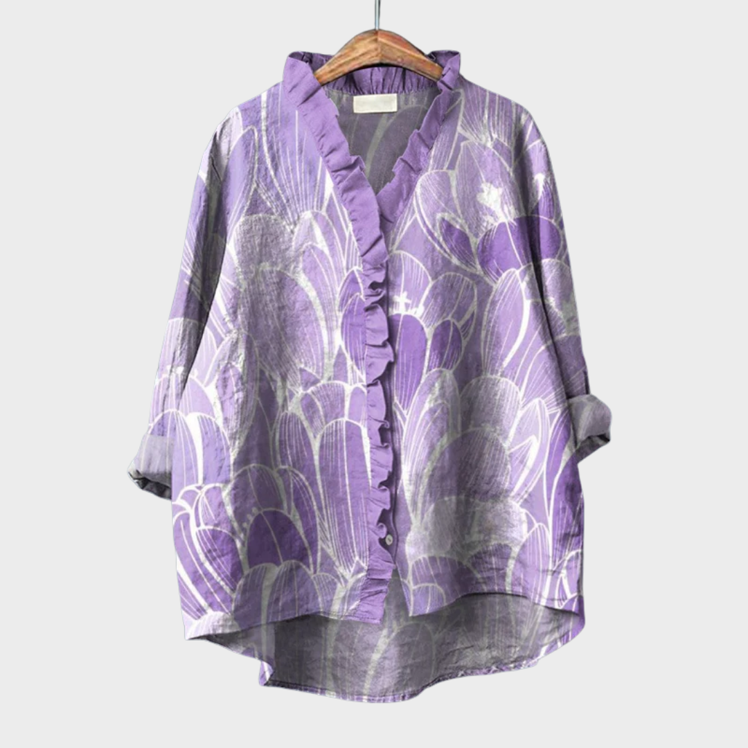 Chemise estivale élégante Lara de Danoir Paris, en tissu léger et confortable, en blanc avec détails raffinés.