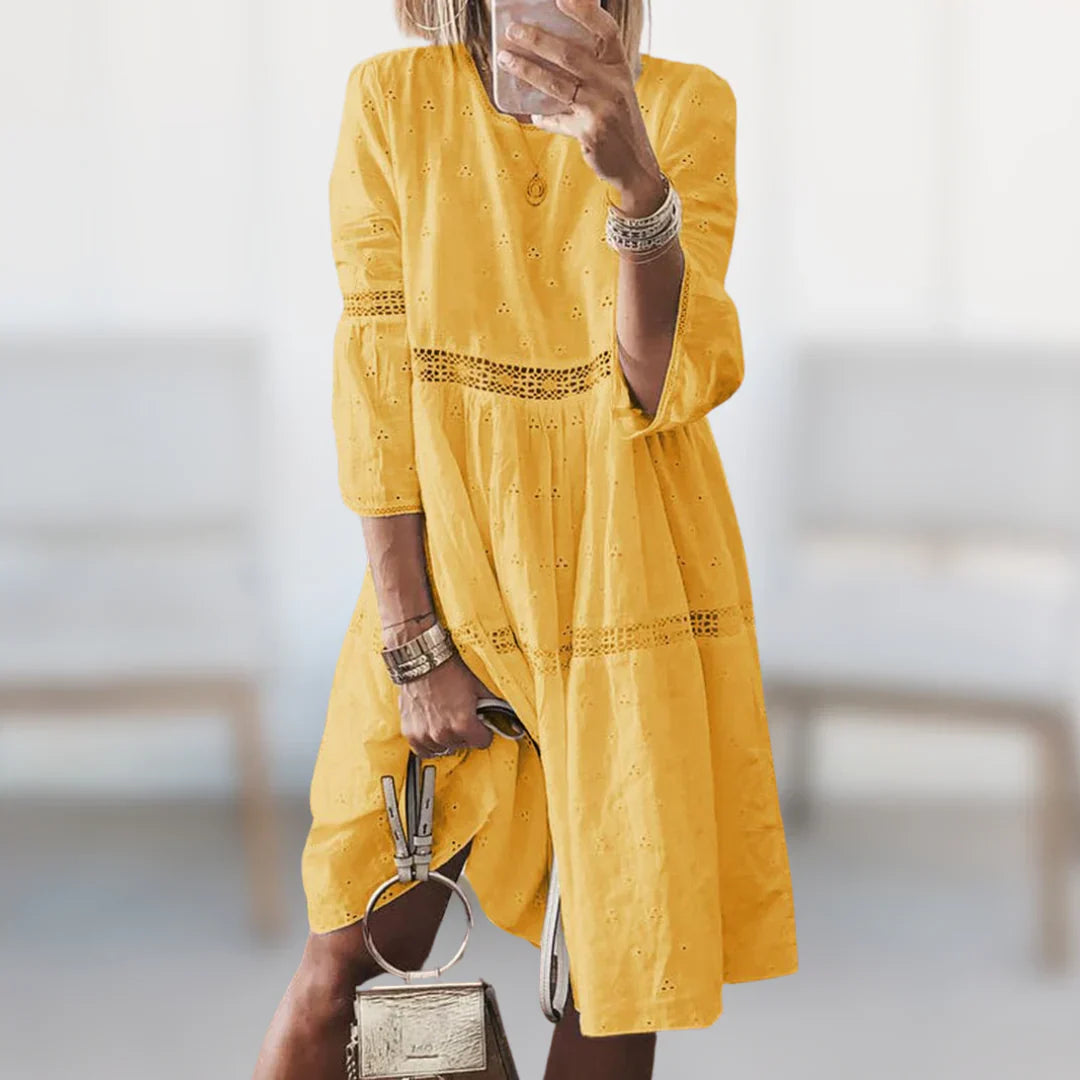 Robe brodée violette Helmi de Danoir Paris, élégante robe longue avec détails floraux visibles sur l'image.