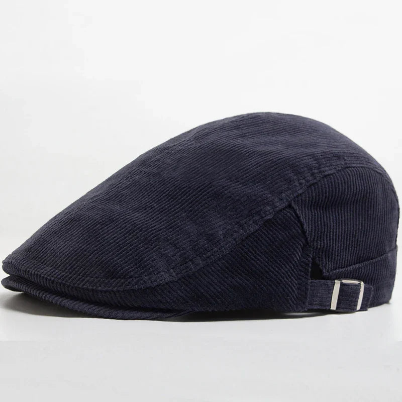 Heren pet Bloom™ van Danoir Paris in rode flanel, met kurkdoek stof en knoopsluiting, geschikt voor huisdieren.