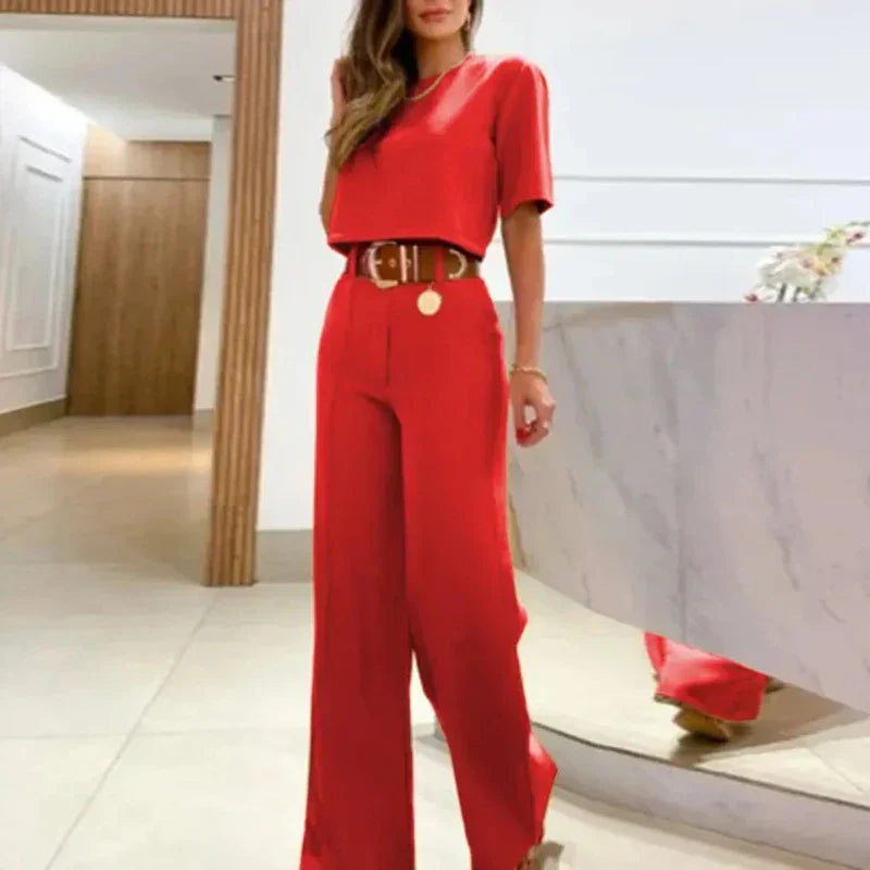 Ensemble décontracté pour femmes Capucine de Danoir Paris, vêtement léger blanc pour toutes saisons, style élégant et confortable.